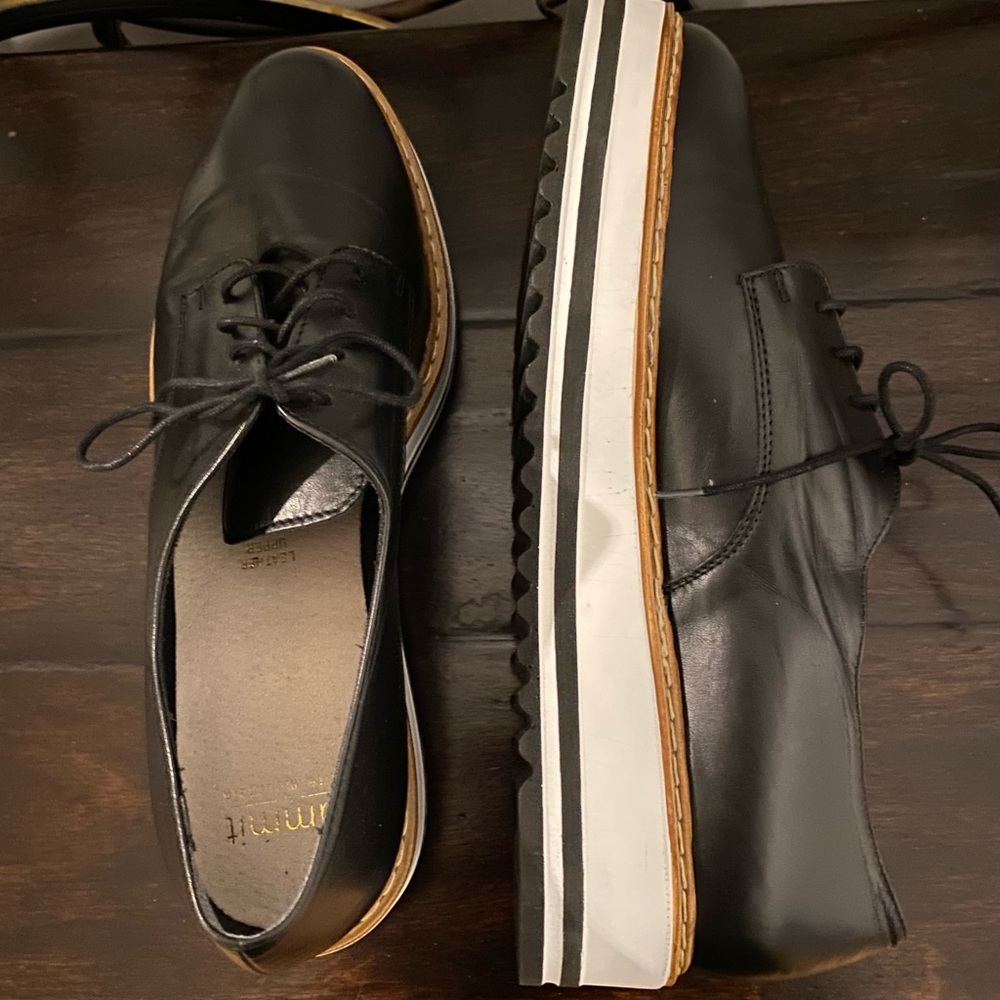 Platform tie up shoe